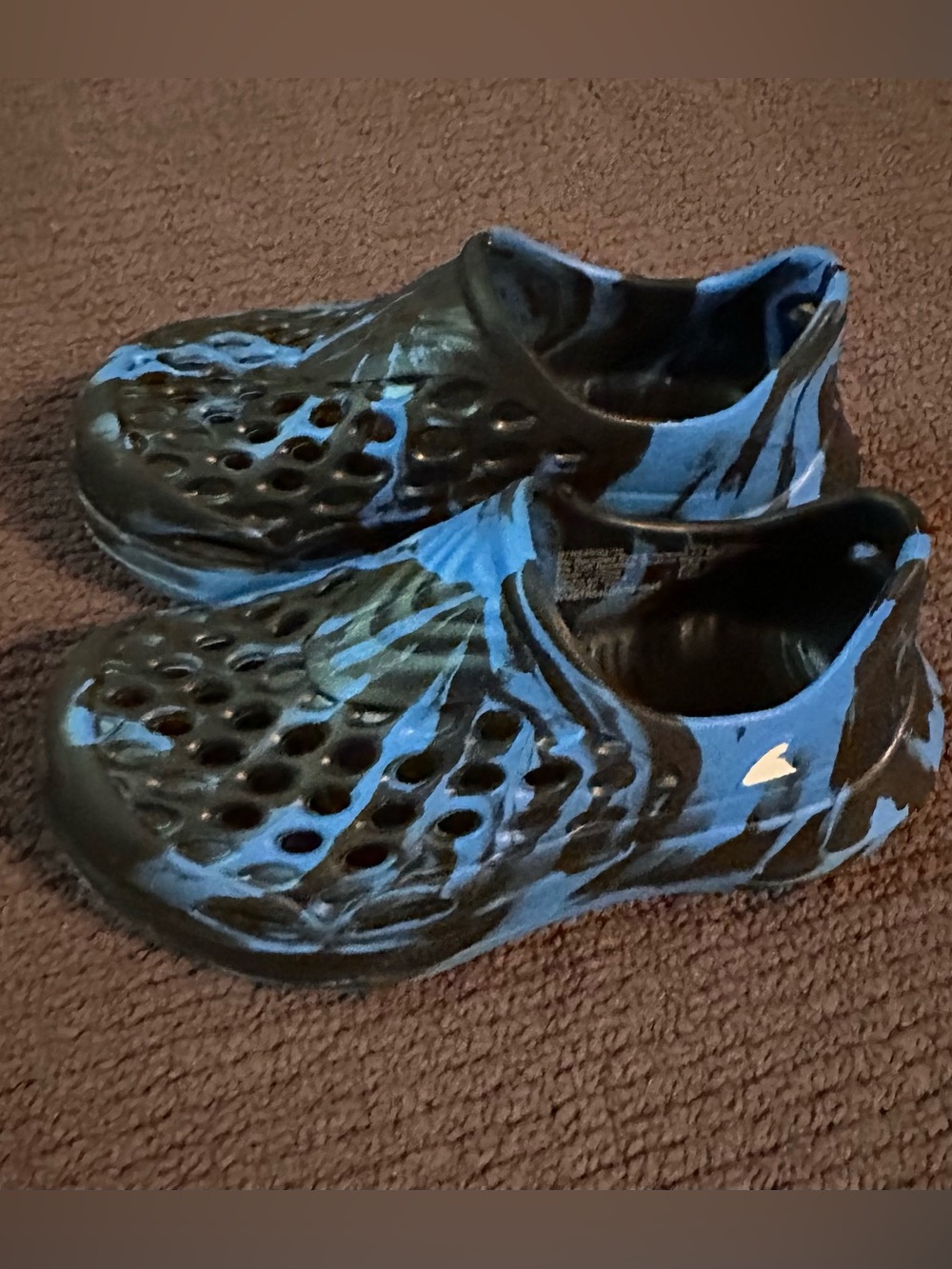 Rugged Shark Blue and Black Slip-On Foam Clog Shoes Size 7 Boys